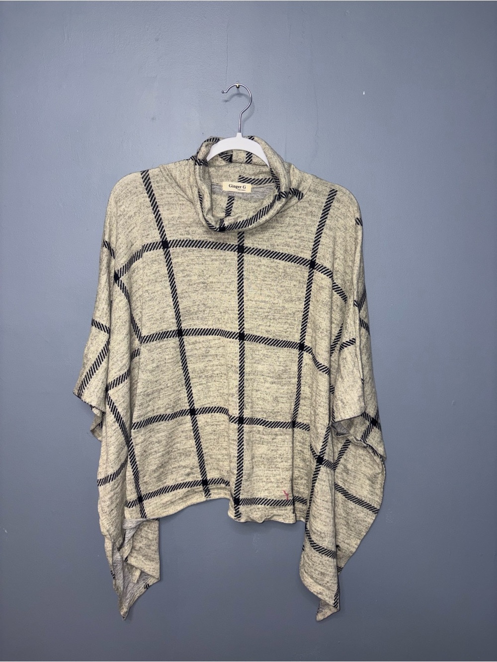 Ginger G | Gray Printed Poncho | One Size